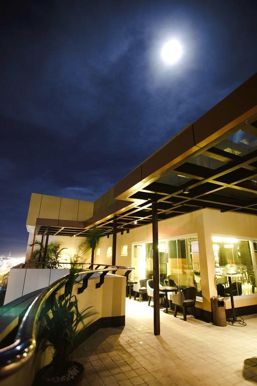 Big 8 Corporate Hotel Tagum Exteriér fotografie
