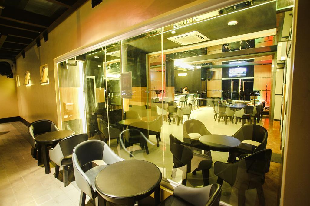 Big 8 Corporate Hotel Tagum Exteriér fotografie