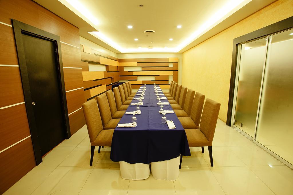 Big 8 Corporate Hotel Tagum Exteriér fotografie