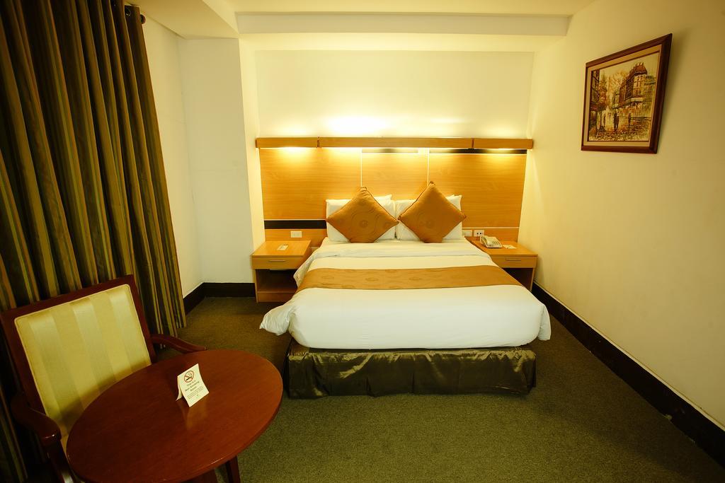 Big 8 Corporate Hotel Tagum Exteriér fotografie