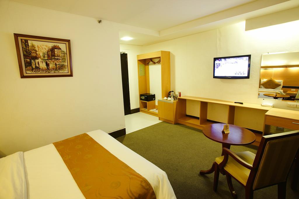 Big 8 Corporate Hotel Tagum Exteriér fotografie