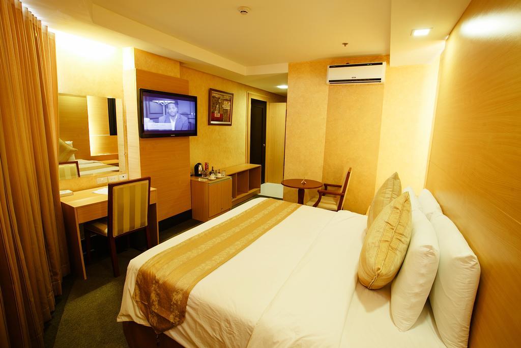 Big 8 Corporate Hotel Tagum Exteriér fotografie