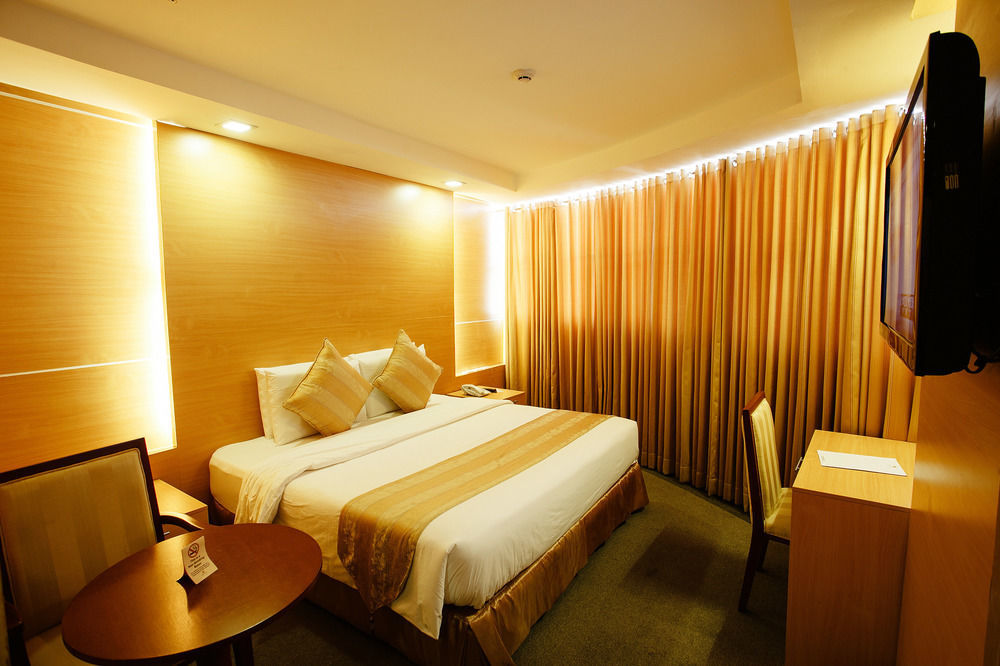 Big 8 Corporate Hotel Tagum Exteriér fotografie